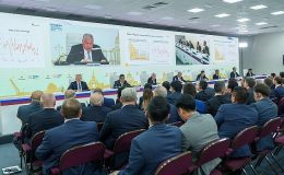 Rosneft CEO’su küresel ihtiyaçları karşılamak için dengeli bir enerji geçişini destekliyor