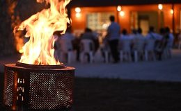 Kartepe Belediyesi’nin yaz etkinlikleri kapsamında düzenlenen ‘Bir Gençlik ve Gelişim Kampı’ nda kamp ateşi yandı