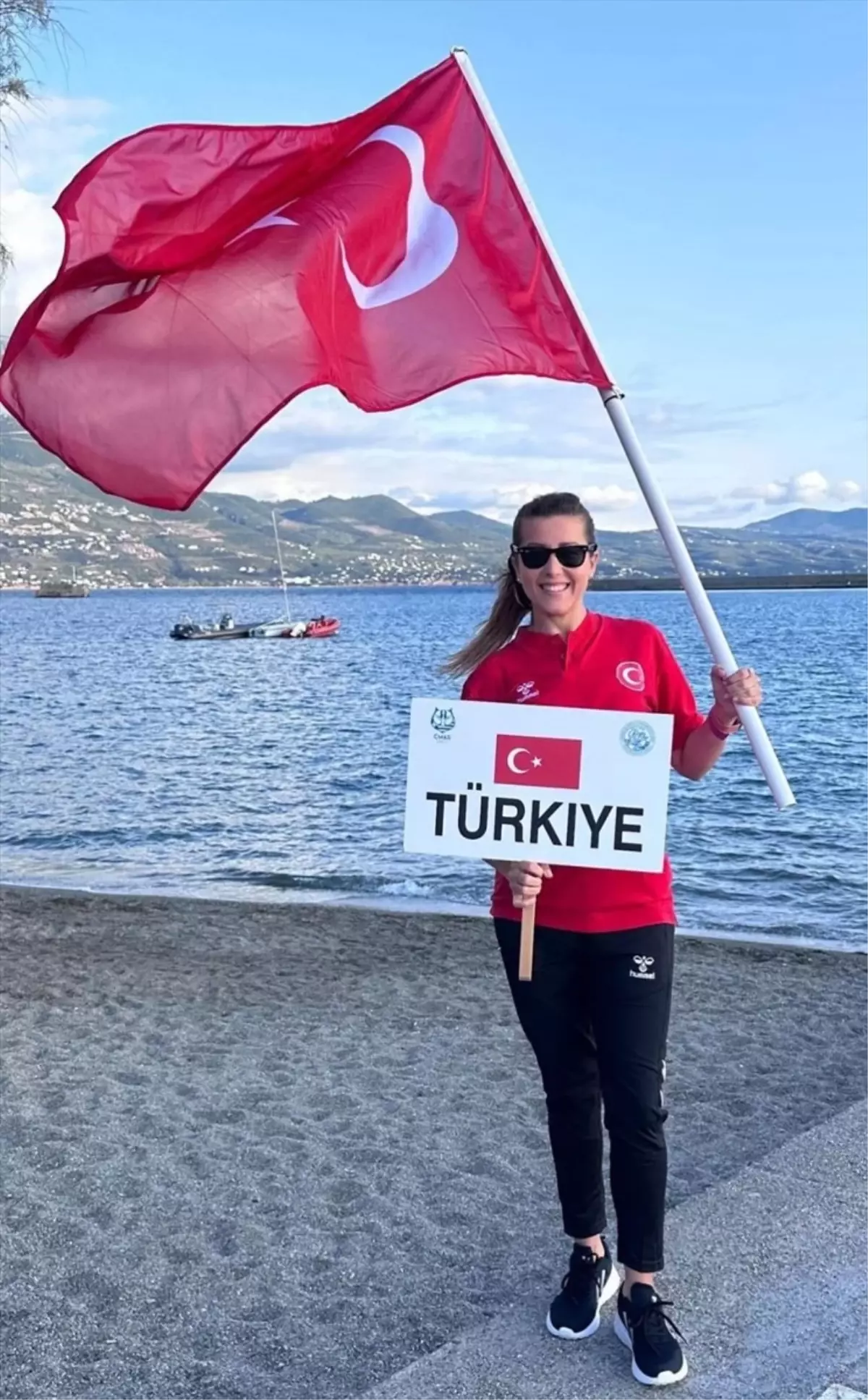 Birgül Erken, Yunanistan’da Türkiye Rekoru Kırmak İçin Yüzüyor