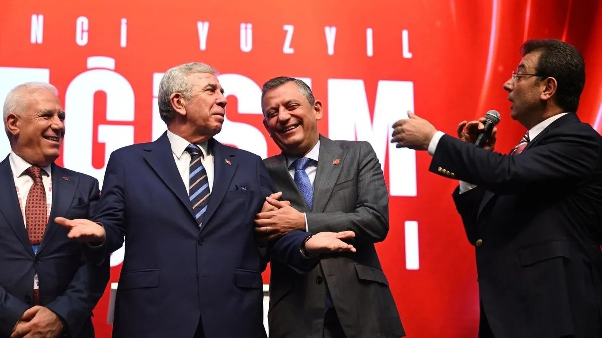 Chp’de çatlak derinleşiyor! İmamoğlu, Yavaş, Özel üçgeninde 81 il başkanı Özel’e destek açıklaması yayınladı